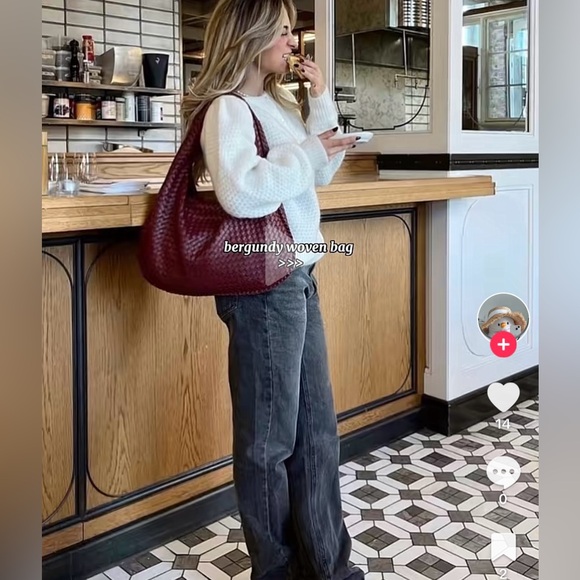 SOLD Bottega Veneta Intrecciato Red/Maroon Hobo Lambskin Shoulder Bag - Picture 13 of 17